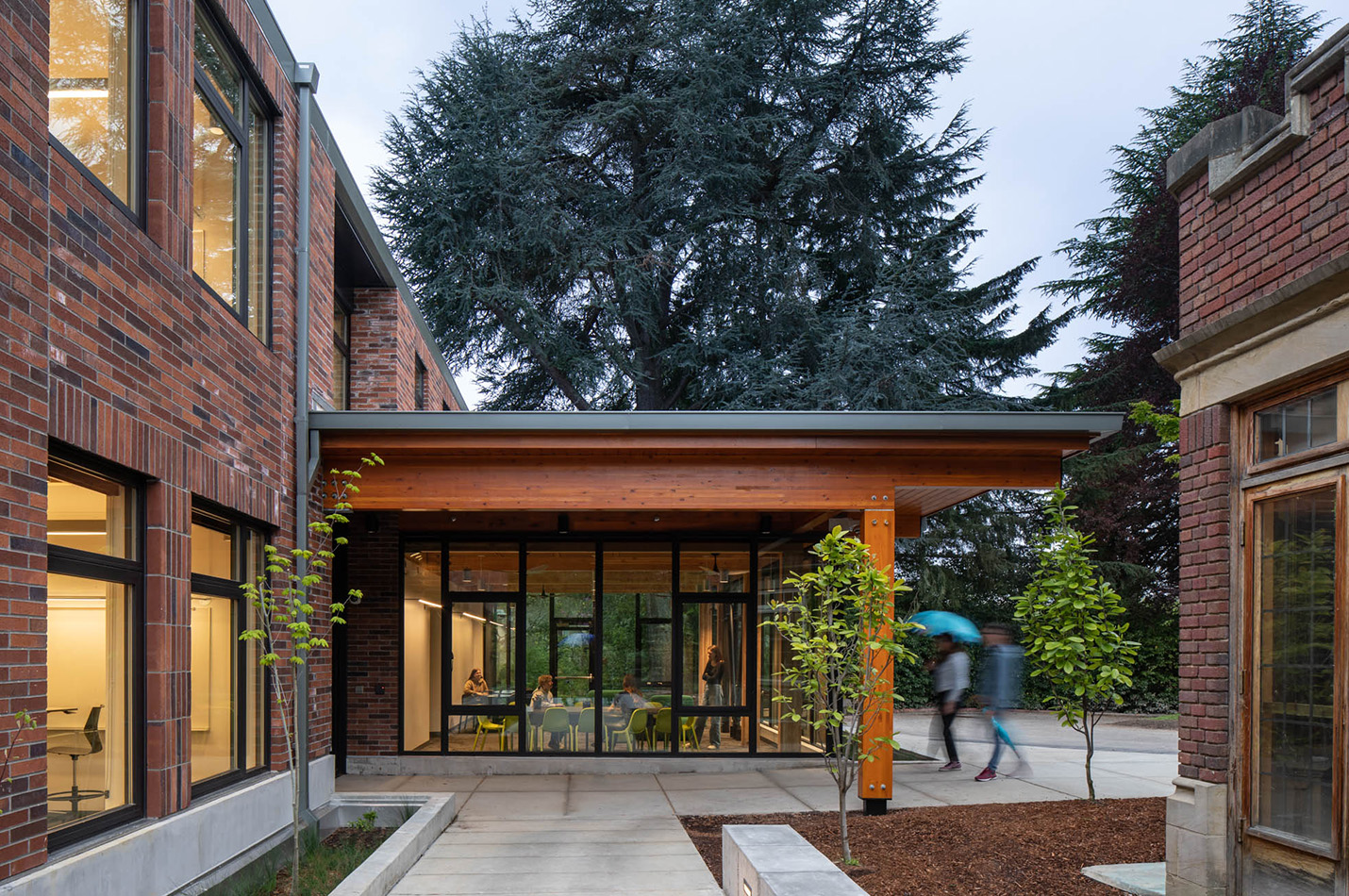 Image of the Bush School courtyard.